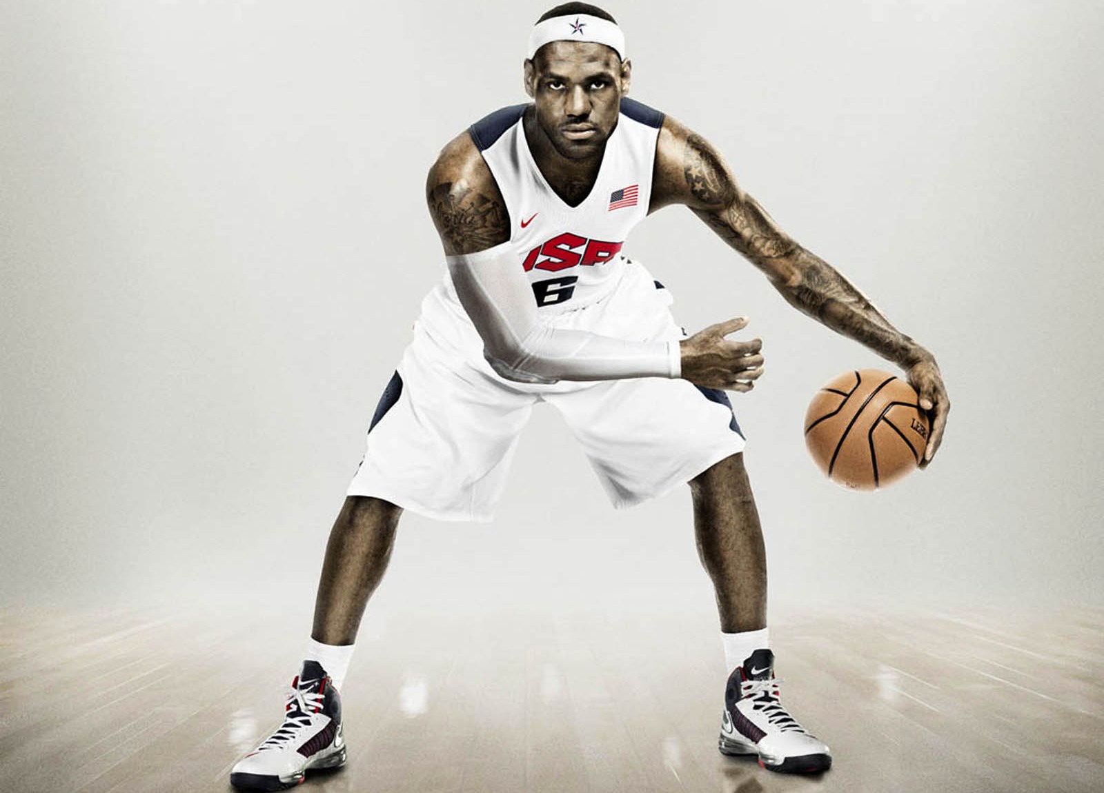 图片报：拜仁三将晒AI生成胡子照片，参与活动呼吁关注男性健康（图片报：拜仁三将晒AI胡须照，参与公益活动呼吁关注男性健康）