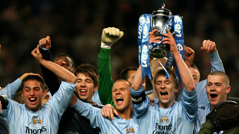 智利队官方：后卫西拉尔塔遭遇肌肉伤病，无缘对阵秘鲁（智利队官宣：后卫西拉尔塔肌肉受伤，将缺席对秘鲁的比赛）