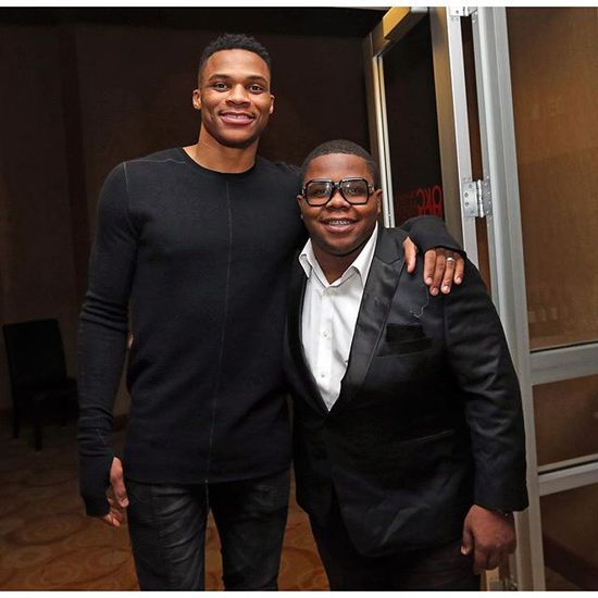 热议成都平广岛：联赛亚冠都蛮硬；租德尔加多需下载反诈app（成都战平广岛引热议：联赛与亚冠强度拉满；德尔加多租借需先安装反诈APP）