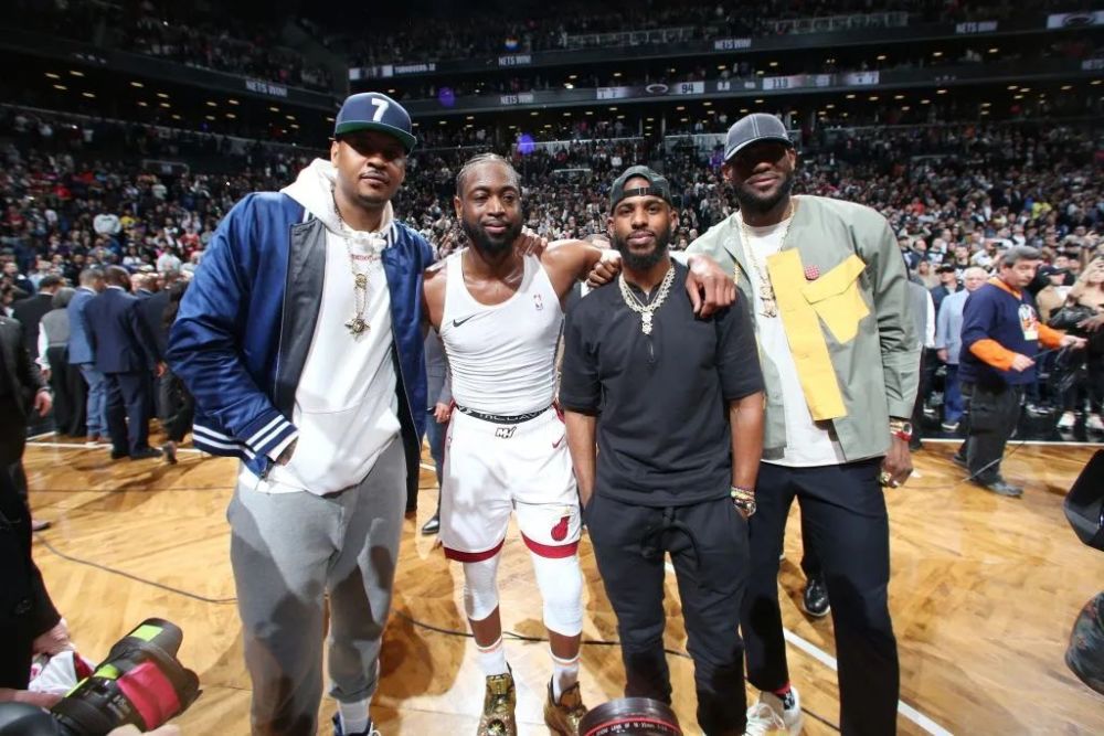 巴克利点评湖人防守痼疾，提醒火箭需补强控卫（巴克利直指湖人防守短板，建议火箭补强控球后卫）