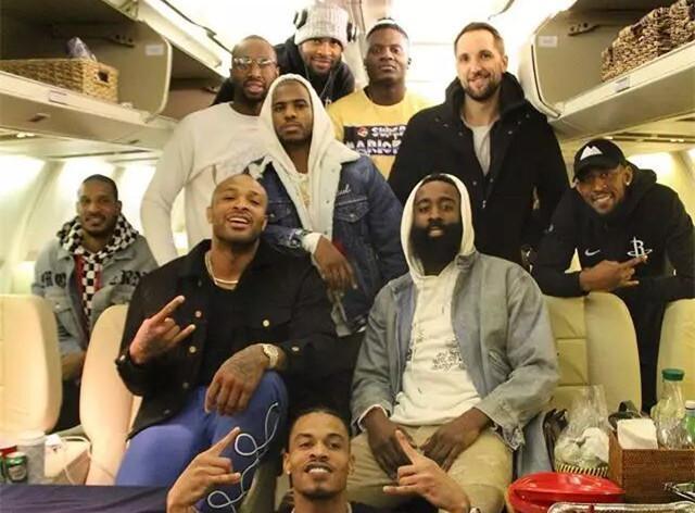 米兰老照片展示埃瓦尼风采（米兰旧影再现埃瓦尼风华）